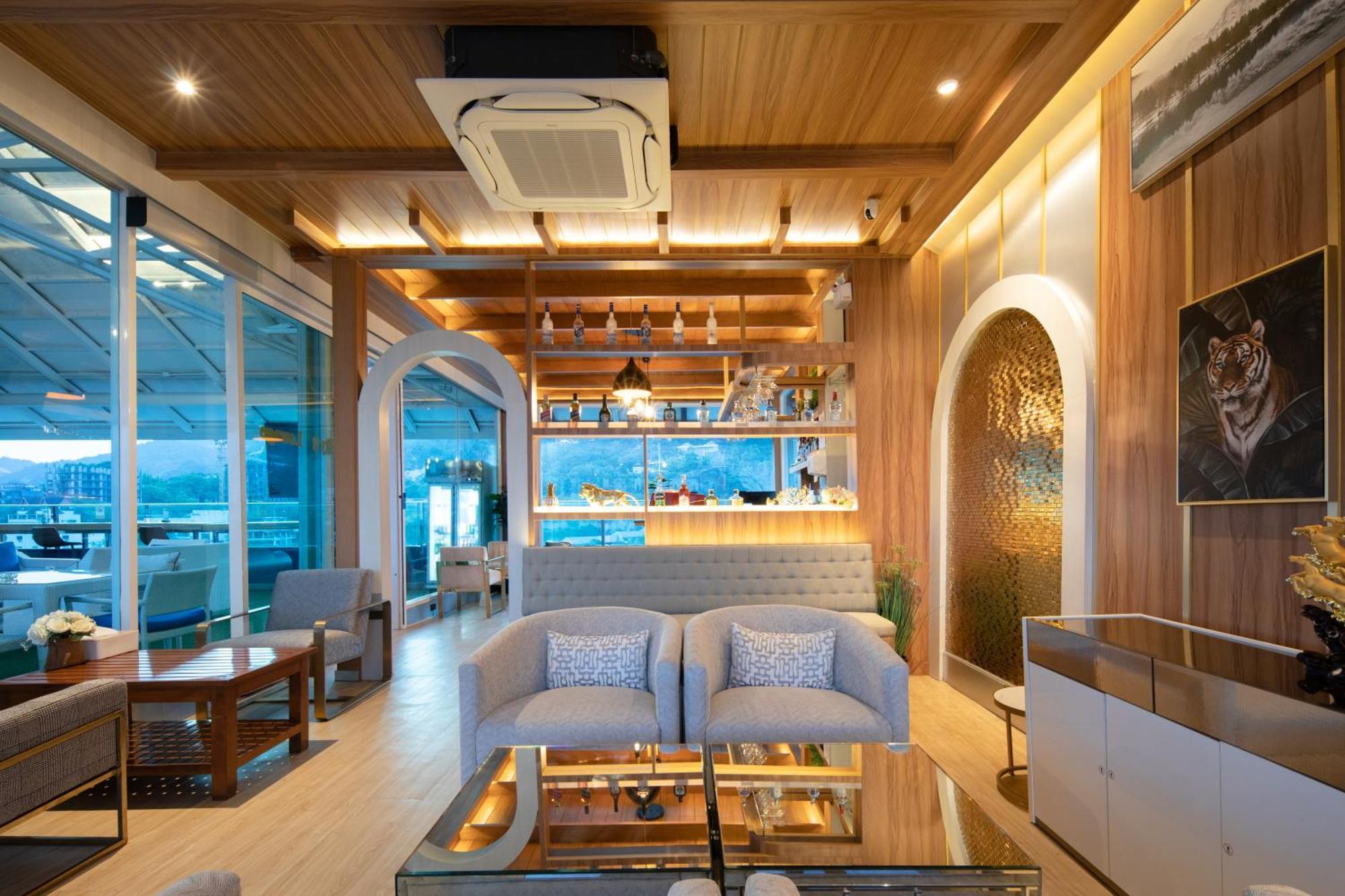 首都o 806 希拉大酒店与水疗中心 Patong 外观 照片